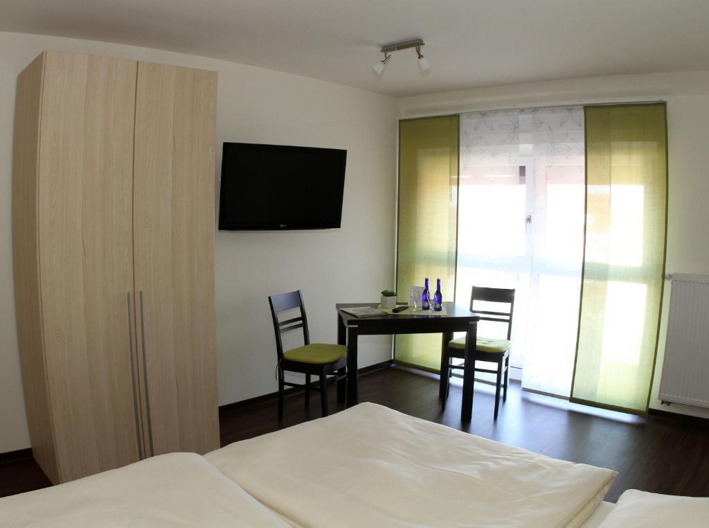 Frühstückshotel Landgasthof Kramer Eichenzell Habitación foto